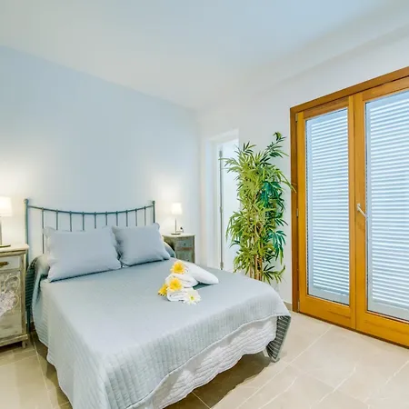Apartment Seaside Charm In Pollensa